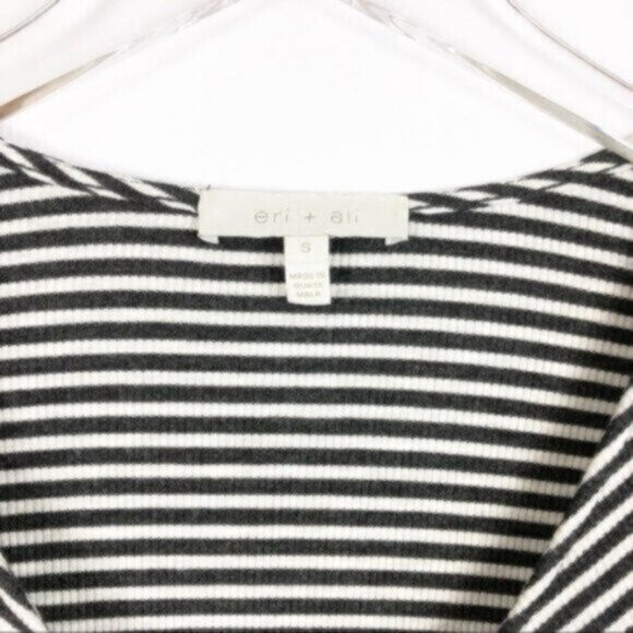 Eri + Ali by Anthropologie | Grey & White Striped 3/4 Sleeve V-Neck Top Size S - Picture 5 of 8